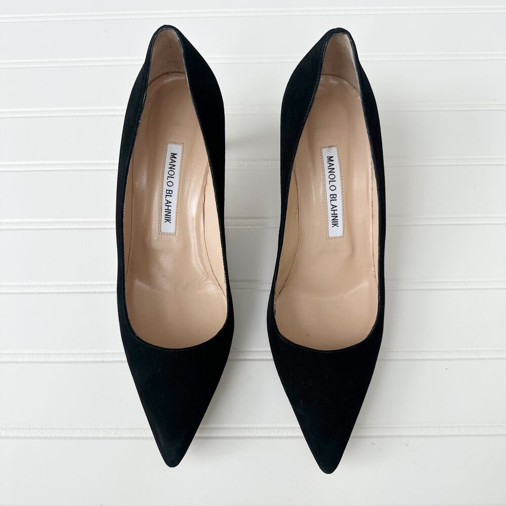 Manolo Blahnik Black Suede Pointed-Toe Pumps - Picture 7 of 7